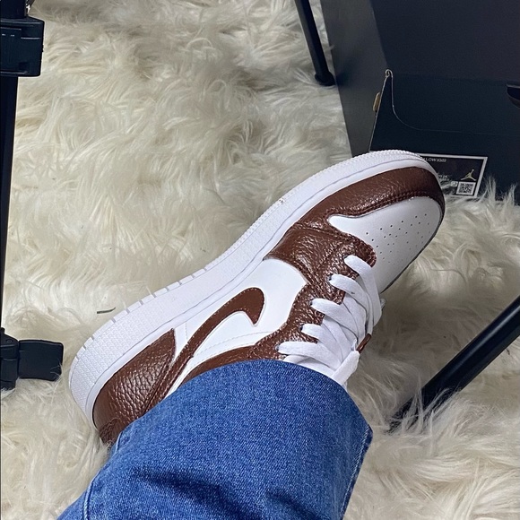 Custom chocolate air Jordan 1 low - Picture 2 of 6